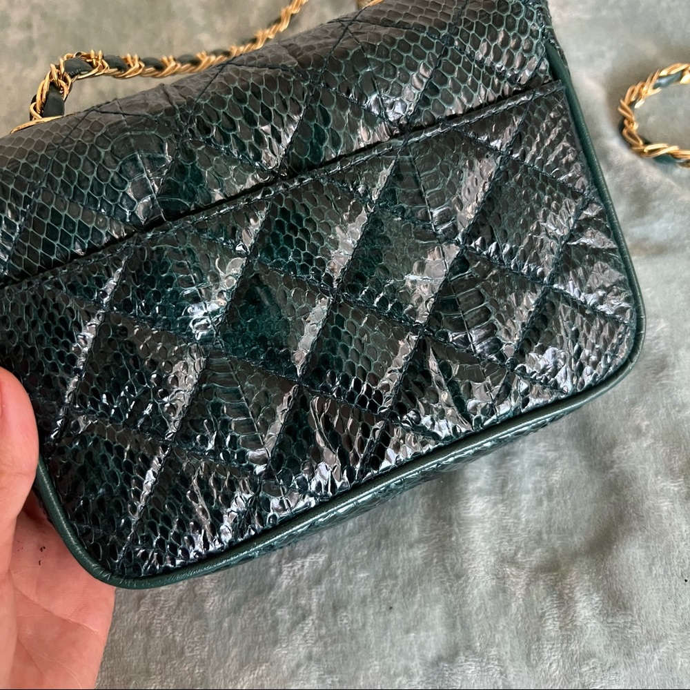 Green Snake Textured Purse - Picture 5 of 7